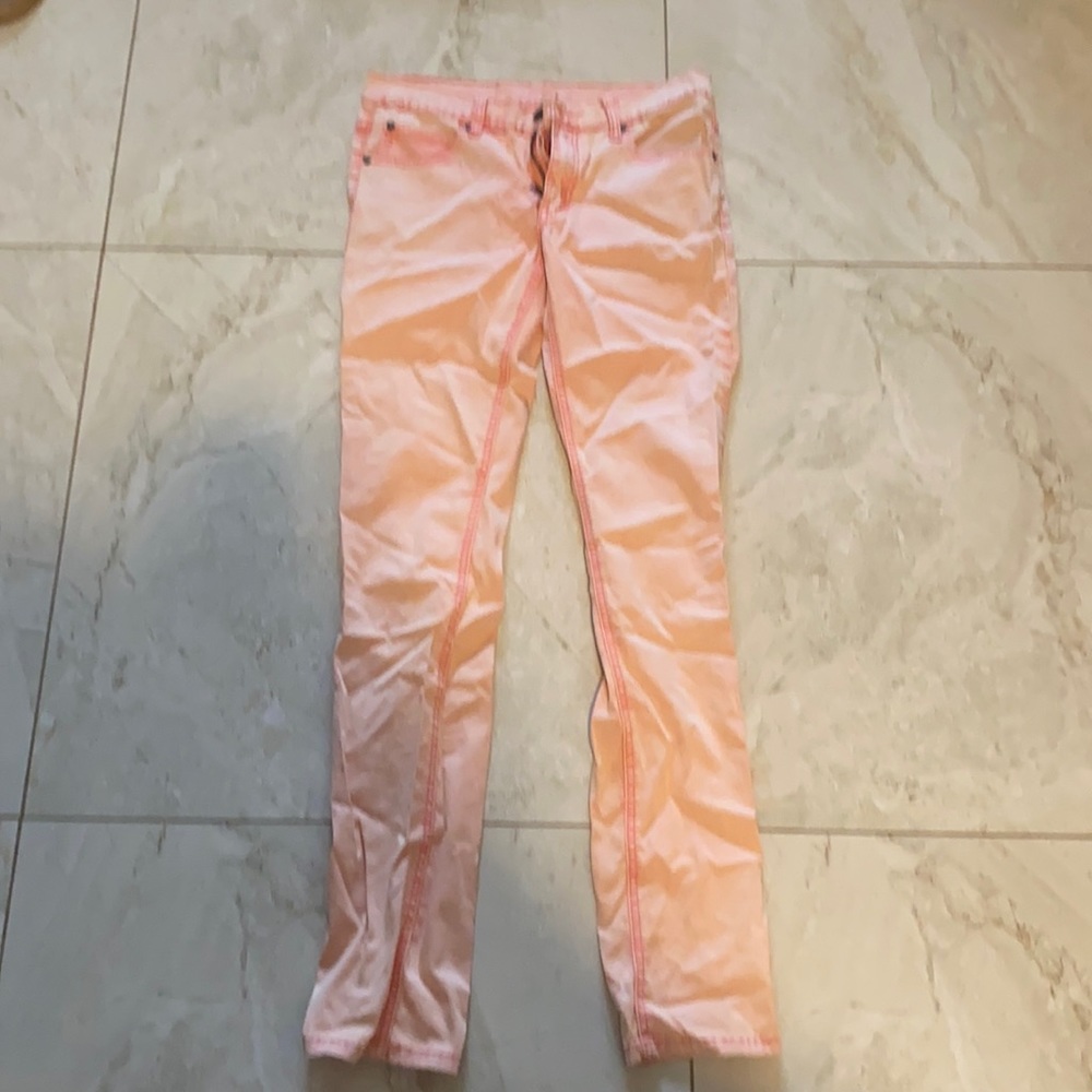 Cheap Mondays (Peach)